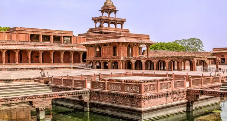 Take a short detour At – Fatehpur